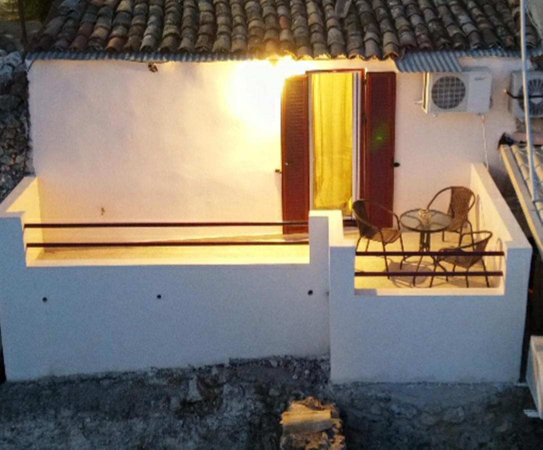 Manto Apartments Lefkada Evgiros ภายนอก รูปภาพ